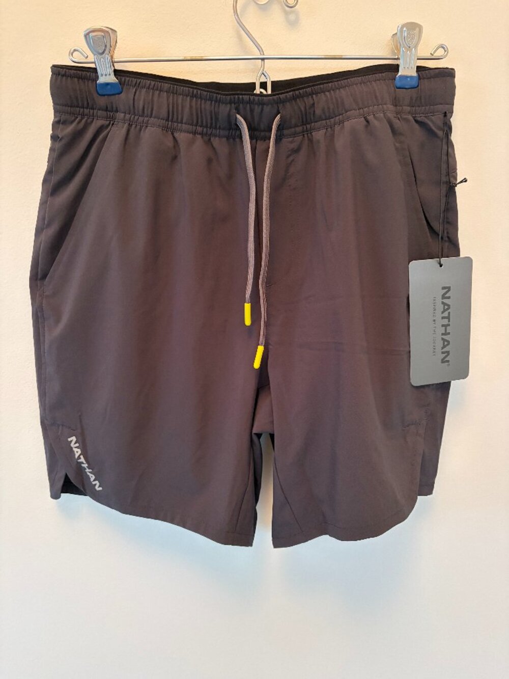 NWT!! Nathan Men's Essential Lined Running Shorts Men's Small 7"  inseam - Black